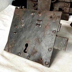 Antik Dövme Demir Çift Sürgülü Kilit