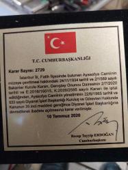 Ayasofya-i Kebir Camii Şerifi Hatıra 10 Temmuz 2020 Yeniden İbadete Açılışı 925 ayar Gümüş Üzeri Altın kaplama 31,10 gram. 10 bin adet baskının 2309 ncusu. Orijinal DARPHANE Kutusunda.