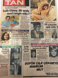 TAN GAZETESİ DOĞUM GÜNÜ HEDİYESİ (TURKISH NEWSPAPPER) - 20 MAYIS 1984 -SADECE 4 SAYFADIR -Ali Erguvan-Metin Bilgeoğlu-Mehtap-Abdullah Taş-İsmail Taş-Olen Kazım Durukan-Kadir İnanır-Salih Güney-Hülya Koçyiğit-Burt Lancaster-Boğaza götürüp uğrunda 65 bin lira harcadıkları kız erkek çıktı-Üçüncü defa üçüncü kattan düştü-Vergi maaşı kumarda geri alan patronunu öldürdü-Kadir İnanırla ben de oynamak istiyorum-Salih Güney bir anda nasıl zengin oldu-Kimseye kendimi rakip görmüyorum ben zamanla yarışıyorum-Burt Lancaster 70 yaşında aşık oldu-Gözü dönmüş Alman 5 yaşındaki kıza tecavüz edip öldürdü-Şoför çile çekmeye mahkum mu