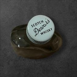1970'ler John Dewars White Label Whisky (Koleksiyonluk Boş Viski Şişesi)