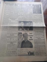 Havadis Gazetesi - Turkish Newspaper - 14 Kasım 1960 - milli birlik komitesi feshedildi ve yeniden kuruldu - yeni komite 23 kişi diğer 14 üye emekliye sevk edildi - Cemal Gürsel 29 Ekim 1961 şeref vaadimiz dedi - Avrupa'nın kaçırılması yazan Peyami Safa - Nevzat Emrealp İstanbul emniyet müdürü oldu - dünya güzeli Arjantinli Morma Gladys seçildi fotoğraf - Türkiye'yi temsil eden Nebahat çehre jürinin önünden geçerken Fotoğrafı - balmumcu'da 74 kişi tahliye edildi - Ordu kumandanı Cemal Tural tahliye edilecek olanlara hitap ediyor - Güney Vietnam'da durum - 315 Kapalıçarşı esnafı 1,5 milyon lira ödeyecek - sinema tiyatro programı - cezayir'deki nümayişler - deliler gülüyor yazan Süleyman Tekil - Galatasaray Rostov'u perişan etti 4 0 Fotoğrafı - Spor Toto neticeleri - Karagümrük PTT'yi rahat mağlup etti - Kasımpaşa Şekerhilal berabere kaldı - Altay 1 Karşıyaka 0 - Altınordu Adanademirspor'a 1 puan kaptırdı - Söke sularında mayın bulundu - basın mevzuatı seminer çalışması devam ediyor