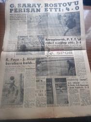 Havadis Gazetesi - Turkish Newspaper - 14 Kasım 1960 - milli birlik komitesi feshedildi ve yeniden kuruldu - yeni komite 23 kişi diğer 14 üye emekliye sevk edildi - Cemal Gürsel 29 Ekim 1961 şeref vaadimiz dedi - Avrupa'nın kaçırılması yazan Peyami Safa - Nevzat Emrealp İstanbul emniyet müdürü oldu - dünya güzeli Arjantinli Morma Gladys seçildi fotoğraf - Türkiye'yi temsil eden Nebahat çehre jürinin önünden geçerken Fotoğrafı - balmumcu'da 74 kişi tahliye edildi - Ordu kumandanı Cemal Tural tahliye edilecek olanlara hitap ediyor - Güney Vietnam'da durum - 315 Kapalıçarşı esnafı 1,5 milyon lira ödeyecek - sinema tiyatro programı - cezayir'deki nümayişler - deliler gülüyor yazan Süleyman Tekil - Galatasaray Rostov'u perişan etti 4 0 Fotoğrafı - Spor Toto neticeleri - Karagümrük PTT'yi rahat mağlup etti - Kasımpaşa Şekerhilal berabere kaldı - Altay 1 Karşıyaka 0 - Altınordu Adanademirspor'a 1 puan kaptırdı - Söke sularında mayın bulundu - basın mevzuatı seminer çalışması devam ediyor