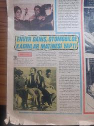 Tercüman İnci Gazetesi - Turkish Newspaper - 23 Mayıs 1970 - Amerika'da çocuklar da beyaz zehir kullanıyor - 4.5 milyon insan beyaz zehire müptela Amerika komünizmle savaşı bıraktı - mağrur kadın başrolde Türkan Şoray Ekrem Bora Süleyman Turan Leman Akçatepe Foto Roman - Enver Daniş otomobilde kadınlar matinesi yaptı - şu bahsettiğimiz ölü başrolde Müşfik Kenter Serpil Örümcer Sevda Sezer Foto Roman - rüyalarınız karakteriniz talihiniz Astro Grafoloji uzmanı hizmetinizde - tarihi aşk ve macera romanı Kleopatra yazan Murat Sertoğlu Yazı Dizisi - uluslararası 34. Bergama festivali'nde buram buram Anadolu koktu Fotoğrafı - Beyböri başrolde Salih Güney Müjgan Ağralı Aynur Aydan ve Tanju Şakar - yabancıların oyuncusu Feridun Çölgeçen Fotoğrafı - Ekrem Bora seyirciyi kabiliyeti ile memnun eden jön Fotoğrafı - Yılmaz Güney filmcilerin tuttuğu 5 isimden biri Fotoğrafı - İzzet Günay Fotoğrafı - A'dan Z'ye kadar kadın ev yazan Belma Aksun - Halit Kıvanç sunar topun üstündeki dünya