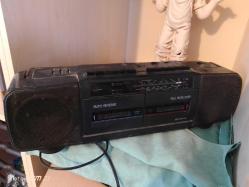 Hıtachı marka çift kaset çalarlı, radyo.