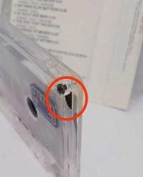 Kaset Metallica, black albümü. Orijinal. Kasetin bir köşesinde dinlemeye engel olmayan kırık var. Sorunsuz çalışıyor