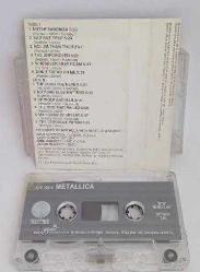 Kaset Metallica, black albümü. Orijinal. Kasetin bir köşesinde dinlemeye engel olmayan kırık var. Sorunsuz çalışıyor
