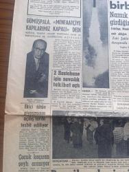 Vatan Gazetesi - 4 Şubat 1961 - Üniversite Olayları Hürriyet Savaşıdır Dedi - Doların Kıymeti Yakında Düşecek - Ragıp Gümüşpala Menfaatçiye Kapılarımız Kapalı Dedi - Brezilya Denizcileri Santa Maria Gemisini İşgal Ettiler - Okuma Yazma Bilmeyene İş Yok - Bulgurdağ'da Beşinci Kuyu Petrol Veriyor  - İhtilalci Yüzbaşı Galvao'dan Salazar'a Açık Mektup - Aziz Nesin'in Romanı Kağnı Gölgesindeki İt Yazı Dizisi -  Asrın Davası Yassıada Duruşmaları - Galatasaray Kıbrıs'a Bugün Gidiyor - Fenerbahçe Gençlerbirliği Maçı - Beşiktaş Karagümrük Maçı - Spor Toto'nun Bu Hafta Hasılatı - Altay Şekerhilal Maçı - Mehmet Dayanıklıgil 13. İzdivacını yaptı - Amerikan başkanı Kennedy ve Şair Robert Frost Fotoğrafı - H. Spaak'ın yeni görevi ne olacak - takside gece zammı saat 2 ile 5 arası alınabilecek - Lastik iş kolunda asgari ücret tespit ediliyor - esnaf da grev Hakkı istiyor - Akhisar'da bir gecede 46 köpek öldürüldü - nurculuğa ait kitap bulundu - Kurumlar vergisi hakkında odaları birliği'nin görüşü t