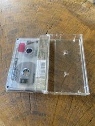 ZÜLFÜ LİVANELİ - NEYLERSİN - KASET