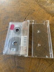 ZÜLFÜ LİVANELİ - NEYLERSİN - KASET