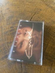 EMEL - HOVARDA - KASET