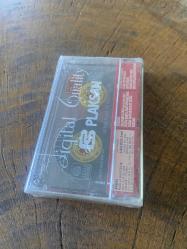 KADER - İNSAN OLMAK KOLAY DEĞİL - KASET (JELATİNİNDE)