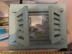 Ahşap pancur formunda çerçeve.