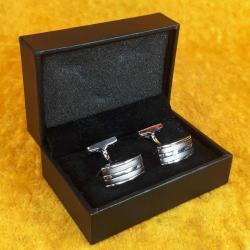 HUGO BOSS ORJİNAL KUTUSUNDA KOL DÜĞMESİ