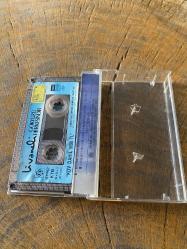 ZÜLFÜ LİVANELİ - GÖKYÜZÜ HERKESİNDİR - KASET