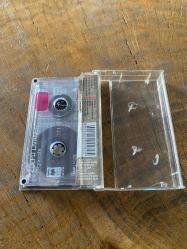 ZÜLFÜ LİVANELİ - NEYLERSİN - KASET