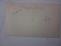 Atatürk'ün öldüğü odanın önünde 02/08/1951 Tarihli FOTOĞRAF ( Atatürk'ün öldüğü oda '' notlu ) 13.5/8 cm.