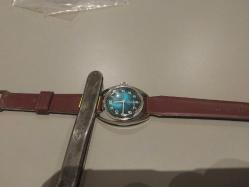 KOL SAATİ, İSVİÇRE MALI VIALUX MARKA KURMALI KADIN  KOL SAATİ .. Çalışır vaziyette..