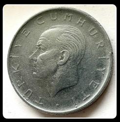 1966 - 1 LİRA “ Kenar Yazısı /DÜZ/ CUMHURİYETİ-CUMHURİYETİ” Erör Baskı / NADİR (RR) “Lettered Edge” TCMER66