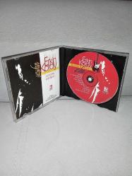 CD Erkin Koray dünden esintiler 1 şaşkın albümü. Orijinal. kartonet tertemiz. Dinlemeyi etkilemeyen çizikler var sorunsuz çalışıyor.