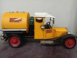 VİNTAGE AVRUPA İSPİRTO ARABASI, METAL, DEKOR AMAÇLIDIR.