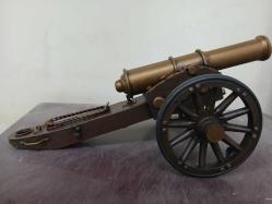 VİNTAGE AVRUPA TOP ARABASI, METAL ÜRÜNDÜR, DEKOR AMAÇLIDIR.