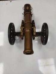 VİNTAGE AVRUPA TOP ARABASI, METAL ÜRÜNDÜR, DEKOR AMAÇLIDIR.