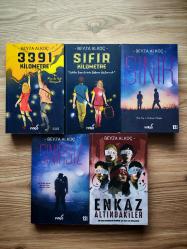 BEYZA ALKOÇ KİTAPLARI - ENKAZ ALTINDAKİLER-3391 KİLOMETRE-SIFIR KİLOMETRE-SINIR-SINIRSIZ ( 5 KİTAP )