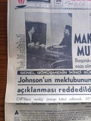 Milliyet Gazetesi - Turkish Newspaper - 29 Aralık 1965 - Nihat Erim'e karşı Talat Asal bir hayli hırçındı - Amerikan başkanı Johnson'un İsmet İnönü'ye yazdığı mektubun açıklanması reddedildi - İki yıldan beri Kıbrıs'a girebilen ilk Türk gazetecisi Sami Kohen yazıyor - Makarios Türkiye'yi muhatap tanımam dedi fotoğraf - Gazanfer Bilge'yi vuran ele geçti Fotoğrafı - Süleyman Demirel açıklamaya karşı - Cemal Gürsel sonu iyi olur inşallah - tiyatro politika hukuk yazan Doçent Doktor Bülent Daver - Kaç buçuk yazan Refik Erduran - Kıbrıs için iki yerde miting yapıyor - Eusebio yılın futbolcu seçildi fotoğraf - Türkiye'de yılın sporcusu anketinde Kemal Öncü Turgay Şeren Ahmet Ayık ve Orhan Aydın çekişiyor Fotoğrafı - Galatasaraylılar PTT'den çekiniyor - futbol federasyonu şampiyon takımların futbolcularına da madalya verecek - İtalya'da günün hadisesi Lazio'nun Napoli'yi yenmesi - Macar asıllı santrafor İgnace Todor geliyor - Facchetti nasıl gol atıyor yazan Gündüz Kılıç - Toto'da 13 bilenler
