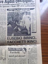 Milliyet Gazetesi - Turkish Newspaper - 29 Aralık 1965 - Nihat Erim'e karşı Talat Asal bir hayli hırçındı - Amerikan başkanı Johnson'un İsmet İnönü'ye yazdığı mektubun açıklanması reddedildi - İki yıldan beri Kıbrıs'a girebilen ilk Türk gazetecisi Sami Kohen yazıyor - Makarios Türkiye'yi muhatap tanımam dedi fotoğraf - Gazanfer Bilge'yi vuran ele geçti Fotoğrafı - Süleyman Demirel açıklamaya karşı - Cemal Gürsel sonu iyi olur inşallah - tiyatro politika hukuk yazan Doçent Doktor Bülent Daver - Kaç buçuk yazan Refik Erduran - Kıbrıs için iki yerde miting yapıyor - Eusebio yılın futbolcu seçildi fotoğraf - Türkiye'de yılın sporcusu anketinde Kemal Öncü Turgay Şeren Ahmet Ayık ve Orhan Aydın çekişiyor Fotoğrafı - Galatasaraylılar PTT'den çekiniyor - futbol federasyonu şampiyon takımların futbolcularına da madalya verecek - İtalya'da günün hadisesi Lazio'nun Napoli'yi yenmesi - Macar asıllı santrafor İgnace Todor geliyor - Facchetti nasıl gol atıyor yazan Gündüz Kılıç - Toto'da 13 bilenler