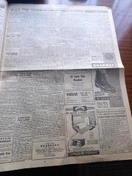 Akşam Gazetesi - Turkish Newspaper - 10 Aralık 1960 - kurucu meclis tasarısında yapılan değişiklikler - devlet başkanına bazı halde meclisi feshetme hakkı tanındı - 3 bakan Selim Sarper Ekrem Alican ve Muharrem İhsan Kızıloğlu Paris'e gidiyor - vali ve belediye reisi Refik Tulga dünkü basın toplantısında konuşuyor fotoğraf - Kasım Gülek Topkapı'da taş sopa görmedim dedi fotoğraf - olaylar sırasında İstanbul 3. Şube müdürü olan Nazım Sevin şehadeti esnasında bazı mütecavizleri de teşhis etti Fotoğrafı - ödenek davasına adı karışanlar iftira dediler - Kıbrıs için üçlü bir görüşme yapılacak - yeni basın kanunu ilk defa Tavşanlı'da tatbik olunuyor - Rus patriği de İstanbul'a geliyor - İstanbul'da bugün bu gece sinema tiyatro programı - Hülagünün gözdesi yazan Abdullah Ziya Kozanoğlu Çizen Suat Yalaz - NATO Türkiye Amerika yazan Müşerref Hekimoğlu - Ateşli Kız Gina yazan George Albert Gley Yazı Dizisi - ocakta transfer kabul edildi - Samim Uygun Galatasaray ile profesyonel mukavele imza