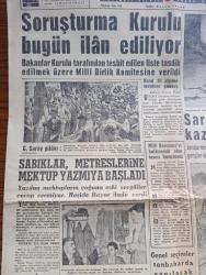 Akşam Gazetesi - Turkish Newspaper - 20 Haziran 1960 - soruşturma kurulu bugün ilan ediliyor - Suçlular ve diğerleri yazan Doçent Doktor Edip F. Çelik Başmakale - bakanlar kurulu tarafından tespit edilen liste Milli Birlik komitesine verildi - Galatasaray mezunları pilav günü fotoğraf - Sarıyer'deki esrarlı trafik kazasında iki genç öldü - Ödemiş şilebinde 100 kilo Afyon ele geçirildi - Adnan Menderes'e 60 bin dolarlık döviz nasıl gönderilmiş - Atatürk köşkü depo yapılmış - Güvenevler'in dertli sakinleri kongre yaptı fotoğraf - Sabıklar 155 bin liralık kumaşı parasız almış  - Kız kulesi kahramanı yazan Abdullah Ziya Kozanoğlu Çizen Suat Yalaz - Dördüncü Murad siyah Zambak yazan Suzan Sözen Yazı Dizisi - Sabıklar mikro teyple  emirleri tespit etmişler - radyoda köy programları yer alacak - Aziz Nesin Ratip Tahir Ve Suat Yalaz TEF Yarın çıkıyor - olimpiyatlara katılacak olan 119 kişilik kafile 70 kişiye indiriliyor - Beşiktaş Karagümrük karşısında terledi 0 0 fotoğraf - Nur Ökten