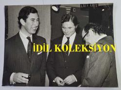 KRAL III. CHARLES'IN (CHARLES PHILIP ARTHUR GEORGE) ORİJİNAL 3'LÜ FOTOĞRAF SETİ - ORIGINAL SET OF THREE PHOTOGRAPHS CHARLES III (CHARLES PHILIP ARTHUR GEORGE). - 25 x 17 cm EBADINDA - 