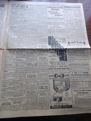 Akşam Gazetesi - Turkish Newspaper - 23 Aralık 1960 - Aziz Atatürk'ün heykeline yapılan tecavüz hareketi sebebiyle İskenderun'da yeni tevkifler yapıldı - nezareti alınanlardan 135 i tahliye edildi - Dün İstinye tersanesinde bir yüzer havuz ve bir de şehir hattı vapuru denize indirildi Fotoğrafı - Edirne'de üniversite kurulması şarttır - sanayi bakanı Şahap Kocatopçu yurda geldi - CHP'li gençler kurucu meclise en az 2 temsilci göndermek istiyor - göbek dansı New York'ta yaygın - Tarsus gemisi için dalış yapan dalgıç Hasan Boztepe öldü - Adana canavarı Bilal Kutluca dün idam edildi fotoğraf - İpar davasında bir şahit Amerika'ya üç katlı bir apartman bile sokulur dedi - Hülagünün gözdesi yazan Abdullah Ziya Kozanoğlu Çizen Suat Yalaz - İstanbul'da bugün bu gece sinema tiyatro programı - Ateşli kız Gina yazan George Albert Gley Yazı Dizisi - Fenerbahçe'nin Beşiktaş ile yapacağı kritik maçta Can Bartu oynayacak - Galatasaray Ankara'ya gitti - Beşiktaş yine topsuz çalıştı - Spor Toto