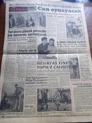 Akşam Gazetesi - Turkish Newspaper - 23 Aralık 1960 - Aziz Atatürk'ün heykeline yapılan tecavüz hareketi sebebiyle İskenderun'da yeni tevkifler yapıldı - nezareti alınanlardan 135 i tahliye edildi - Dün İstinye tersanesinde bir yüzer havuz ve bir de şehir hattı vapuru denize indirildi Fotoğrafı - Edirne'de üniversite kurulması şarttır - sanayi bakanı Şahap Kocatopçu yurda geldi - CHP'li gençler kurucu meclise en az 2 temsilci göndermek istiyor - göbek dansı New York'ta yaygın - Tarsus gemisi için dalış yapan dalgıç Hasan Boztepe öldü - Adana canavarı Bilal Kutluca dün idam edildi fotoğraf - İpar davasında bir şahit Amerika'ya üç katlı bir apartman bile sokulur dedi - Hülagünün gözdesi yazan Abdullah Ziya Kozanoğlu Çizen Suat Yalaz - İstanbul'da bugün bu gece sinema tiyatro programı - Ateşli kız Gina yazan George Albert Gley Yazı Dizisi - Fenerbahçe'nin Beşiktaş ile yapacağı kritik maçta Can Bartu oynayacak - Galatasaray Ankara'ya gitti - Beşiktaş yine topsuz çalıştı - Spor Toto