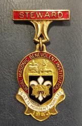 İngiltere Birleşik Krallık, Kraliyet Masonik Hayırseverlik Kurumu Madalyası/Steward 1963. Pirinç Üzeri Renkli Mineli. (34×68 mm)