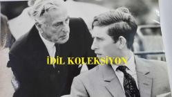 KRAL III. CHARLES'IN (CHARLES PHILIP ARTHUR GEORGE) ORİJİNAL FOTOĞRAFI - ORIGINAL PHOTOGRAPH OF CHARLES III, (CHARLES PHILIP ARTHUR GEORGE) - 25 x 18 cm EBADINDA - AMCADAN BİR TAVSİYE: PRENS CHARLES, DİCKİE AMCA'NIN GÖZLEMİNİ DÜŞÜNÜYOR. LORD MOUNTBATTAN, PRENS PHİLİPPE'İN AMCASI VE ESKİ BİR AİLE DOSTUDUR; ONUN SERT GÖRÜŞLERİ, DENEYİMİ VE TARZI GENÇ BİR ADAM İÇİN İYİ BİR REHBERDİR. - (A BIT OF AVUNCULAR ADVICE: PRINCE CHARLES PONDERS UNCLE DICKIE'S OBSERVATION. LORD MOUNTBATTAN IS PRINCE PHILIPPE'S UNCLE AND OLD FAMILY FRIEND, WHOSE SHROWD OPINIONS, EXPERIENCE, AND STYLS ARE A GOOD GUIDE FOR A YOUNG MAN. CAMERA PRESS LONDON. JOHN SCOTT) - ÖZEL ARŞİV