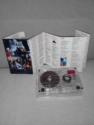 Kaset guns n roses use your illusion 1. Orijinal. Sorunsuz çalışıyor koleksiyonluk