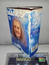 Kaset Barış Manço mançoloji 1 ve 2. albümü Orijinal. 1999 baskı. karton kutusunda yıpranma var. kasetler sorunsuz çalışıyor. kartonetler iyi durumda koleksiyonluk