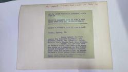 BİRLEŞİK KRALLIK ESKİ BAŞBAKANI MARGARET THATCHER'IN ORİJİNAL FOTOĞRAFI - ORIGINAL PHOTOGRAPH OF FORMER UNITED KINGDOM PRIME MINISTER MARGARET THATCHER - 23,5 x 17,5 cm EBADINDA - MARGARET THATCHER'IN KIZI YARDIM ELİ UZATMAK İÇİN GERİ DÖNDÜ. MUHAFAZAKAR PARTİ LİDERİ BAYAN MARGARET THATCHER, EŞİ DENİS VE KIZI CAROL, BU SABAH LONDRA'DAKİ EVLERİNİN ÖNÜNDE MUTLU BİR AN YAŞADI - İNGİLTERE SİYASET TARİHİ - (MARGARET THATCHER'S DAUGHTER BACK TO LEND A HAND. HAPPY MOMENT FOR TORY LEADER MRS MARGARET THATCHER, HER HUSBAND DENIS, AND DAUGHTER, CAROL OUTSIDE THEIR LONDON HOME THIS MORNING. CAROL, 23, ARRIVED BACK IN BRITAIN TODAY FROM AUSTRALIA WHERE SHE WORKS AS A REPORTER ON THE SYDNEY HERALD NEWSPAPER, TO ''LEND A HELPING HAND'' WITH HER MOTHER'S BID TO BECOME BRITAIN'S FIRST WOMAN PRIME MINISTER..) - ÖZEL ARŞİV