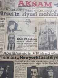 Akşam Gazetesi - Turkish Newspaper - 13 Kasım 1962 - meclisin dünkü celsesinde af konusu tekrar ortaya atıldı - Cemal Gürsel'in siyasi mahkumları affetmesi istendi - Hollandalı profesör Tinbergen değişikliği inceliyor - Abdülhamit'in Mabud Gözü elması New York'ta satılıyor - Thalidomide ilacı yüzünden kolsuz dünyaya gelen çocuğu öldürmekten sanık olarak yargılanan Belçikalı anne Suzanne Vandeput Fotoğrafı - televizyon lüks değil ihtiyaçtır - açıkta kalan lise mezunları ortaokul öğretmeni olabilecek - altay'dan gelen yiğit yazan ve çizen Suat Yalaz - Murat Davman'ın son macerası azrail'in habercisi yazan Ümit Deniz yazı dizisi - Kazova giyim - Hindistan Amerika'da uçak istedi - Doğu için özel jandarma yetiştiriliyor - Duman çetesinden bir şaki tutuldu - Fenerbahçe bu gece Levsky ile karşılaşıyor - Süreyya milli takım kadrosundan çıkarıldı - basketbol milli takımı belli oldu - toto'da 13 ve 12 bilen yok - akşamın Spor Toto tahmin tablosu - Türk futbol federasyonu müşaviri Doğan Koloğlu