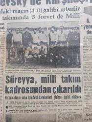 Akşam Gazetesi - Turkish Newspaper - 13 Kasım 1962 - meclisin dünkü celsesinde af konusu tekrar ortaya atıldı - Cemal Gürsel'in siyasi mahkumları affetmesi istendi - Hollandalı profesör Tinbergen değişikliği inceliyor - Abdülhamit'in Mabud Gözü elması New York'ta satılıyor - Thalidomide ilacı yüzünden kolsuz dünyaya gelen çocuğu öldürmekten sanık olarak yargılanan Belçikalı anne Suzanne Vandeput Fotoğrafı - televizyon lüks değil ihtiyaçtır - açıkta kalan lise mezunları ortaokul öğretmeni olabilecek - altay'dan gelen yiğit yazan ve çizen Suat Yalaz - Murat Davman'ın son macerası azrail'in habercisi yazan Ümit Deniz yazı dizisi - Kazova giyim - Hindistan Amerika'da uçak istedi - Doğu için özel jandarma yetiştiriliyor - Duman çetesinden bir şaki tutuldu - Fenerbahçe bu gece Levsky ile karşılaşıyor - Süreyya milli takım kadrosundan çıkarıldı - basketbol milli takımı belli oldu - toto'da 13 ve 12 bilen yok - akşamın Spor Toto tahmin tablosu - Türk futbol federasyonu müşaviri Doğan Koloğlu