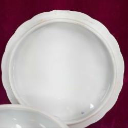 VINTAGE BERNARDAUD LIMOGES FRANCE , KIR ÇİÇEKLERİ RESİMLİ KAPAKLI PORSELEN ÇANAK , KAPAK KENARINDA KÜÇÜK ATIK VAR