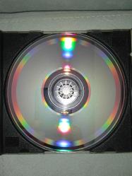 CD Müslüm Gürses  Bir avuç gözyaşı tövbe etmek. Orijinal 1995 kırmızı bandrollü dönem baskı albüm. Disk ve kartonet 10 üzerinden 9.9 çok iyi durumda sorunsuz çalışıyor. NADİR koleksiyonluk