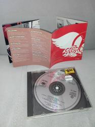 Cd Aerosmith – Aerosmith’s Greatest Hits. Orijinal Amerikan baskı. Dinlemeyi etkilemeyen çizikler var. sorunsuz çalışıyor. Kartonet tertemiz koleksiyonluk