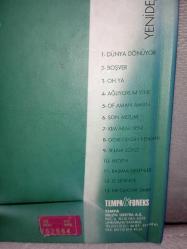 CD Nilüfer yeniden yetmişe albümü. Orijinal 1998 kırmızı bandrollü dönem baskı. Son arzum şarkısı bu albümde. Dinlemeyi etkilemeyen çizikler var. Sorunsuz çalışıyor