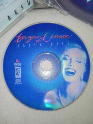 CD Sezen Aksu düğün ve cenaze. Orijinal. Raks 1997 sarı bandrollü dönem baskı albüm. Disk 10 üzerinden 9 Sorunsuz çalışıyor. kartonet tertemiz koleksiyonluk