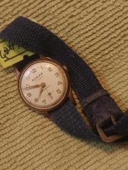 KOL SAATİ, NACAR  MARKA KURMALI KADIN  KOL SAATİ .. Çalışır vaziyette..