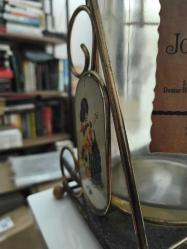 İskoçya Dewar's White Label ve Figürlü Orijinal Metal Standı