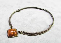 ViNTaGe DAMLA KEHRİBARLI TASMA KOLYE....