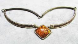 ViNTaGe DAMLA KEHRİBARLI TASMA KOLYE....